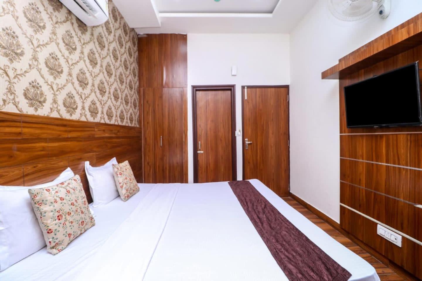 Hotel Fusion Patiāla Zewnętrze zdjęcie